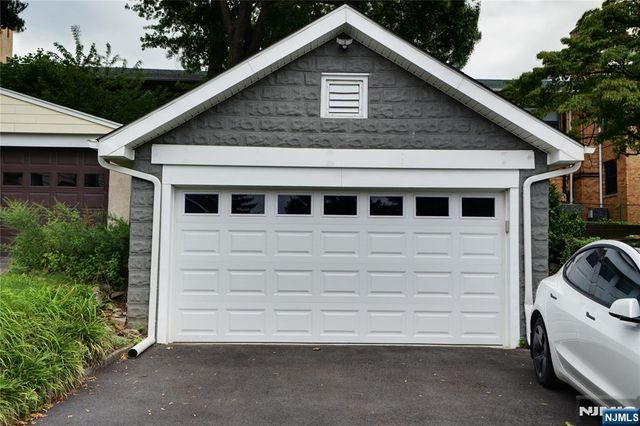 941 Edgewater Avenue, Ridgefield, NJ 07657