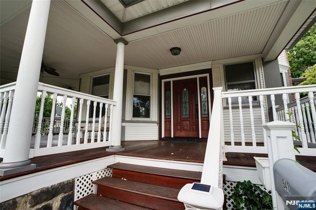 941 Edgewater Avenue, Ridgefield, NJ 07657
