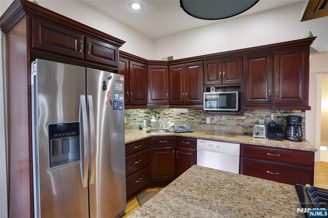 941 Edgewater Avenue, Ridgefield, NJ 07657