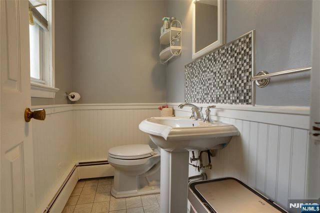 941 Edgewater Avenue, Ridgefield, NJ 07657