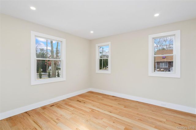 1 Lynnwood Court, Hampton Bays, NY 11946