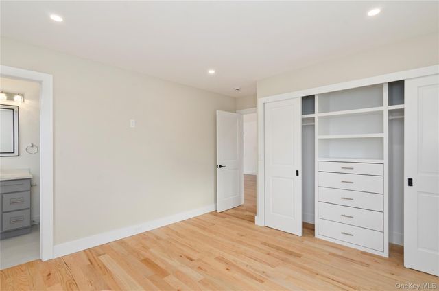 1 Lynnwood Court, Hampton Bays, NY 11946