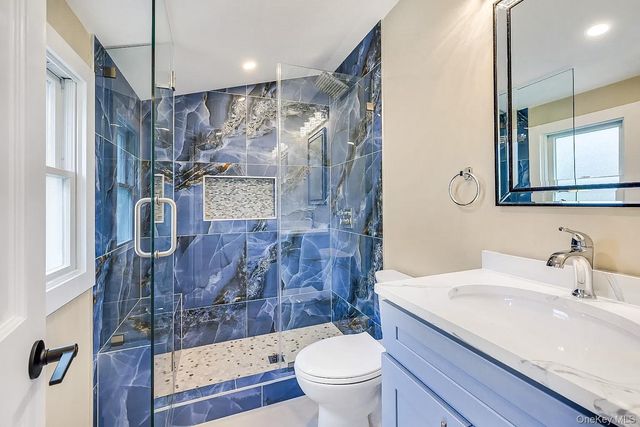 1 Lynnwood Court, Hampton Bays, NY 11946