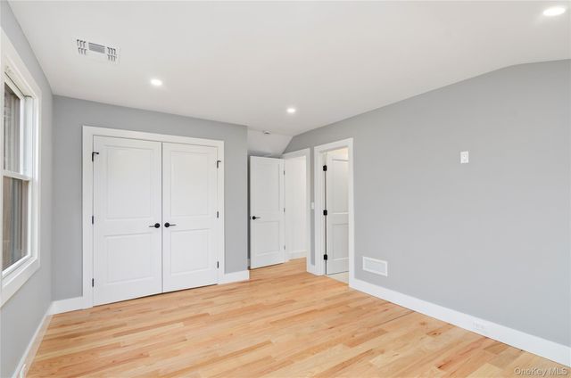 1 Lynnwood Court, Hampton Bays, NY 11946