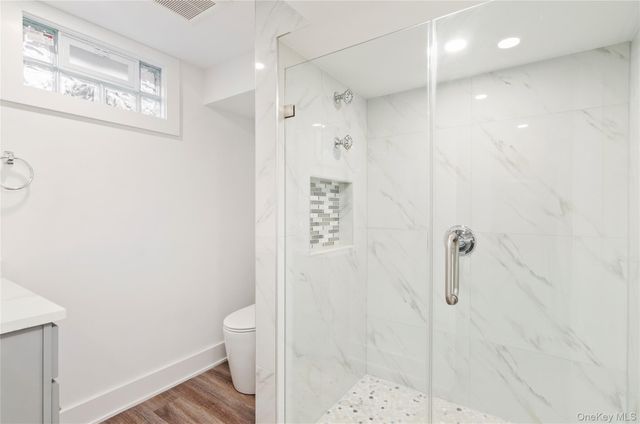 1 Lynnwood Court, Hampton Bays, NY 11946