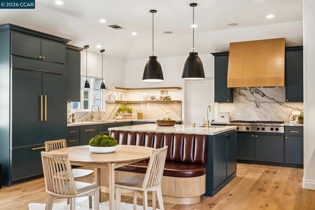 910 Carl Rd, Lafayette, CA 94549