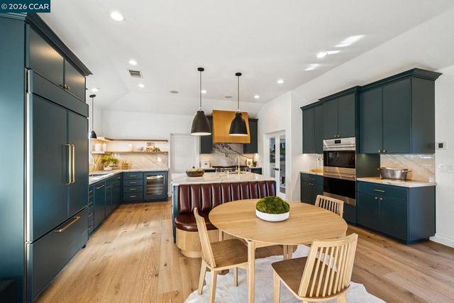 910 Carl Rd, Lafayette, CA 94549