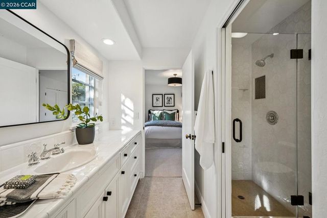 910 Carl Rd, Lafayette, CA 94549