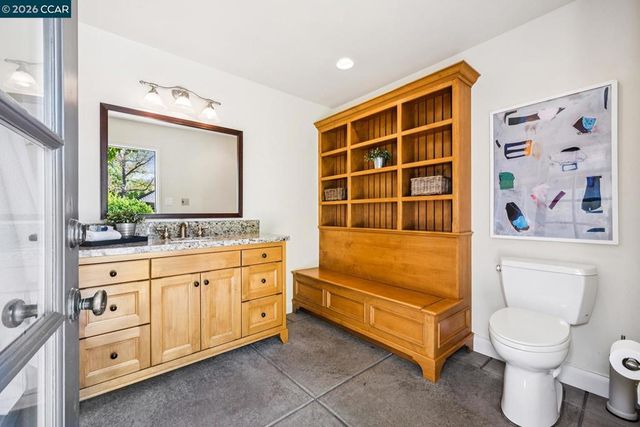 910 Carl Rd, Lafayette, CA 94549