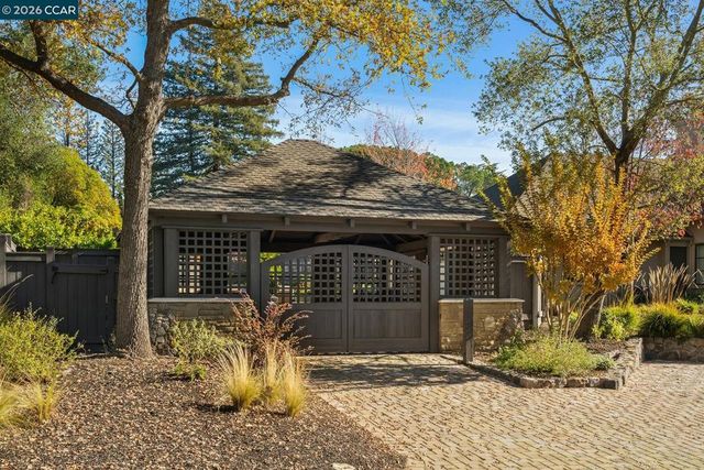 910 Carl Rd, Lafayette, CA 94549