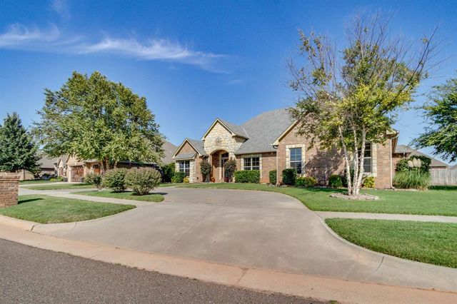 500 Prairie Hill Lane, Yukon, OK 73099