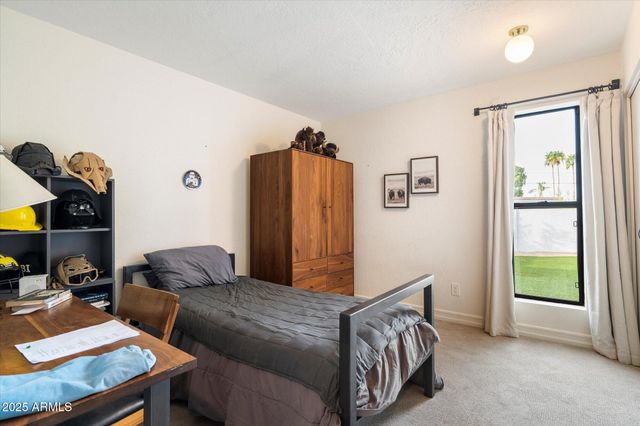 9249 N 40TH Street, Phoenix, AZ 85028