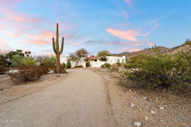 9249 N 40TH Street, Phoenix, AZ 85028