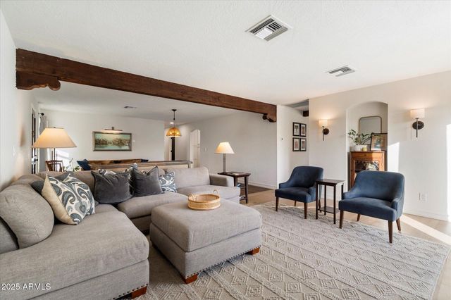 9249 N 40TH Street, Phoenix, AZ 85028