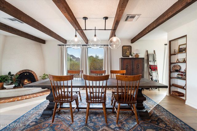 9249 N 40TH Street, Phoenix, AZ 85028