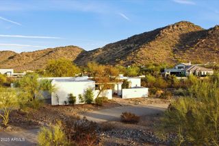 9249 N 40TH Street, Phoenix, AZ 85028