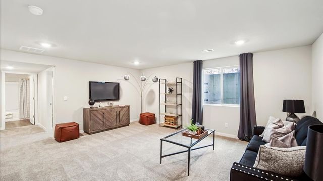 2525 E 50th Court, Des Moines, IA 50317