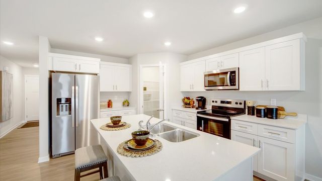 2525 E 50th Court, Des Moines, IA 50317