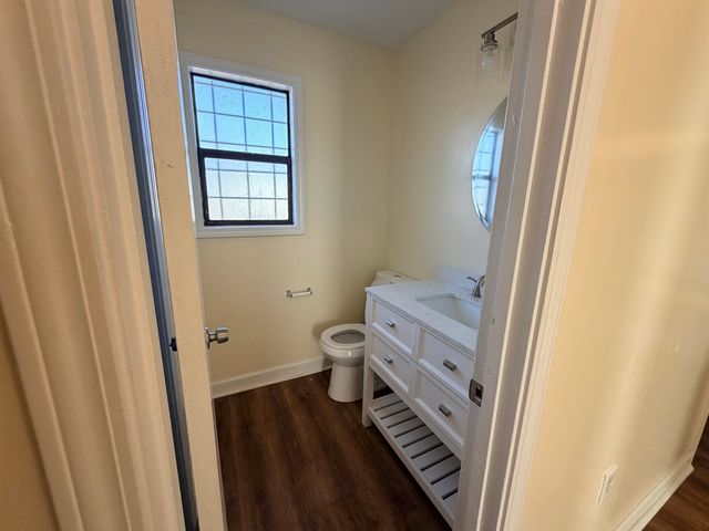 2955 LAKE PARK RD, Memphis, TN 38127