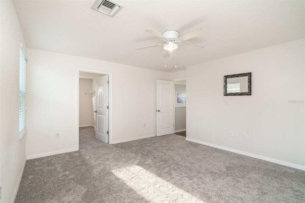 Image 13 of property listing at 335 GRIS SKY LANE, Bradenton, FL 34212