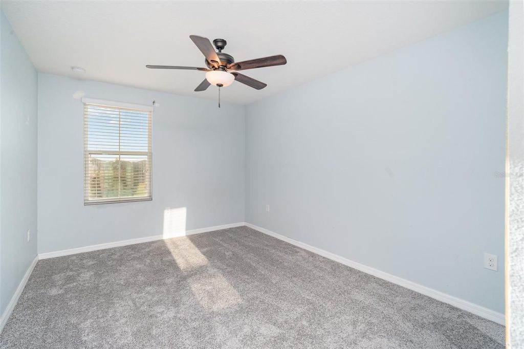 Image 17 of property listing at 335 GRIS SKY LANE, Bradenton, FL 34212