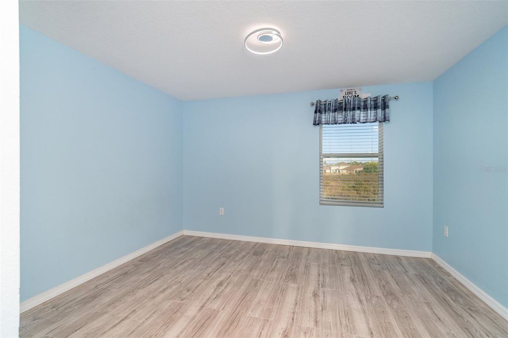 Image 20 of property listing at 335 GRIS SKY LANE, Bradenton, FL 34212