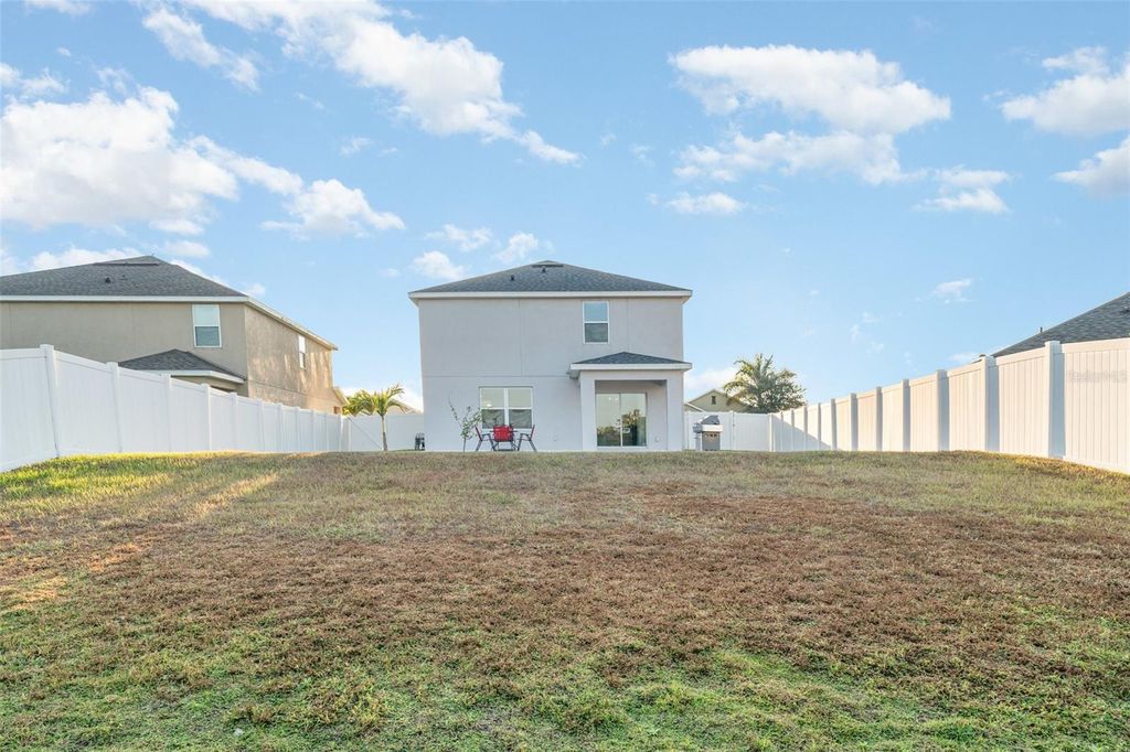 Image 31 of property listing at 335 GRIS SKY LANE, Bradenton, FL 34212