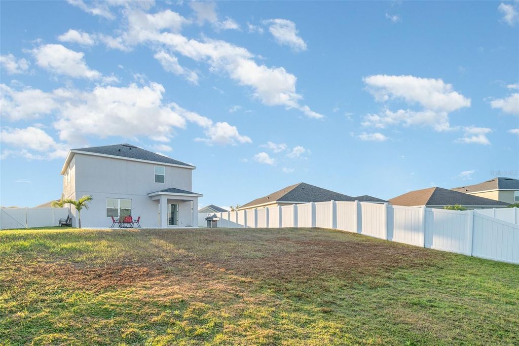 Image 32 of property listing at 335 GRIS SKY LANE, Bradenton, FL 34212