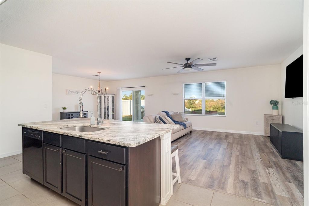 Image 6 of property listing at 335 GRIS SKY LANE, Bradenton, FL 34212