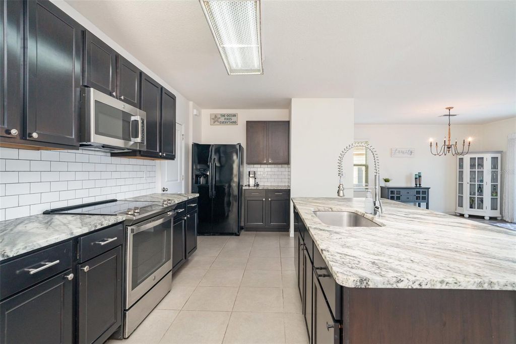 Image 9 of property listing at 335 GRIS SKY LANE, Bradenton, FL 34212