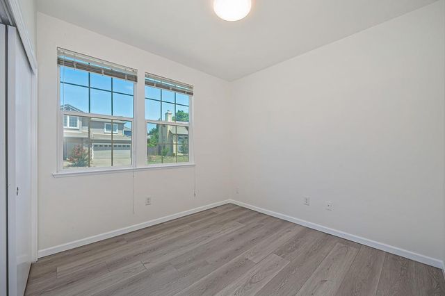 6810 Hampton Cove Way, Sacramento, CA 95823