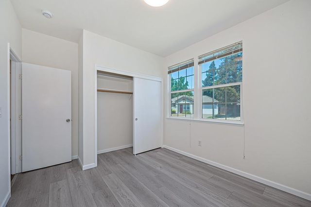 6810 Hampton Cove Way, Sacramento, CA 95823