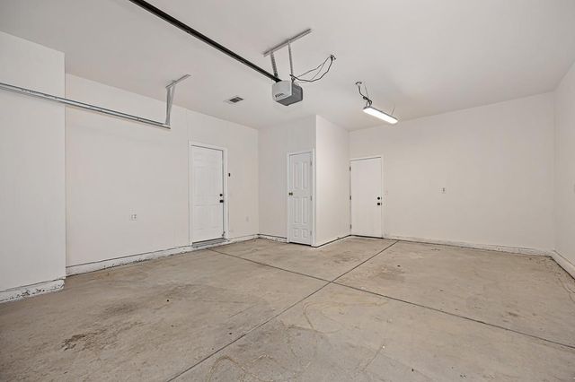 6810 Hampton Cove Way, Sacramento, CA 95823