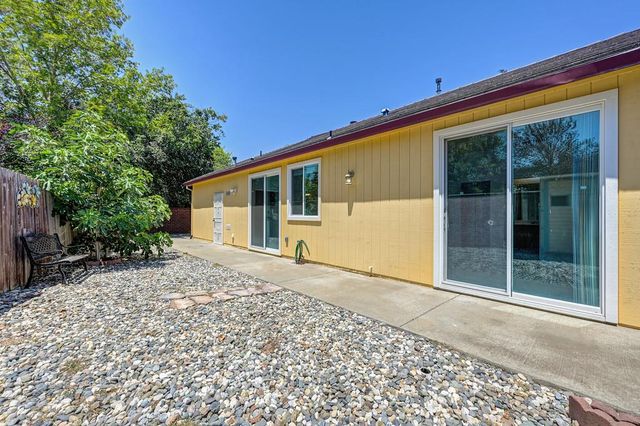 6810 Hampton Cove Way, Sacramento, CA 95823
