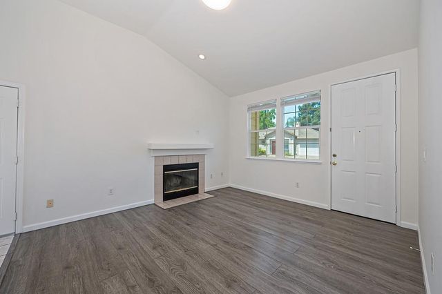 6810 Hampton Cove Way, Sacramento, CA 95823