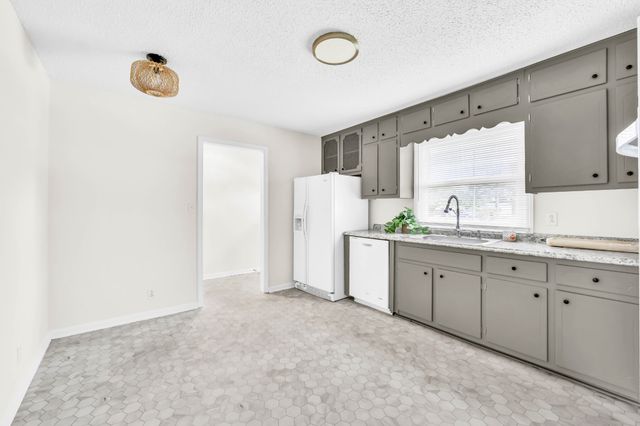 203 Orchard Rd, Clarksville, TN 37042