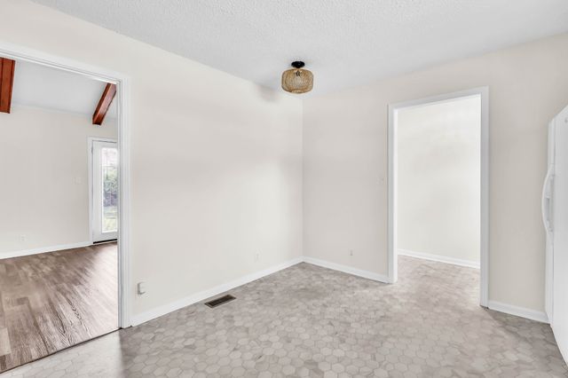 203 Orchard Rd, Clarksville, TN 37042