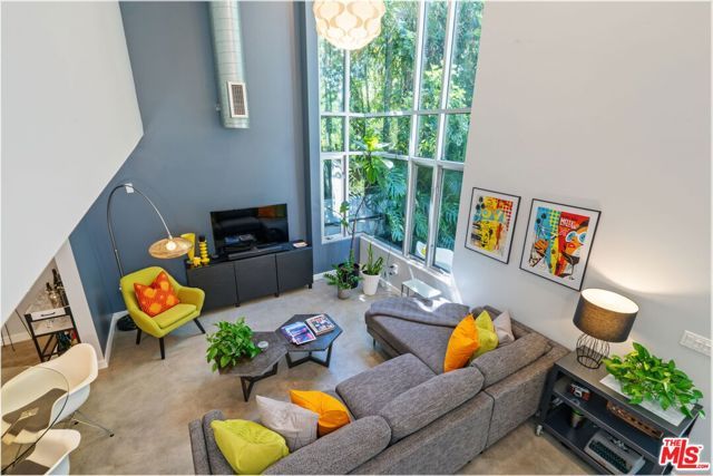 1120 N El Centro Avenue 5, Los Angeles, CA 90038