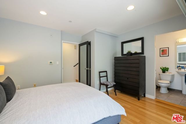 1120 N El Centro Avenue 5, Los Angeles, CA 90038