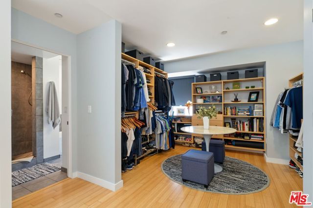 1120 N El Centro Avenue 5, Los Angeles, CA 90038