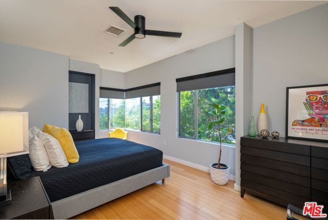 1120 N El Centro Avenue 5, Los Angeles, CA 90038