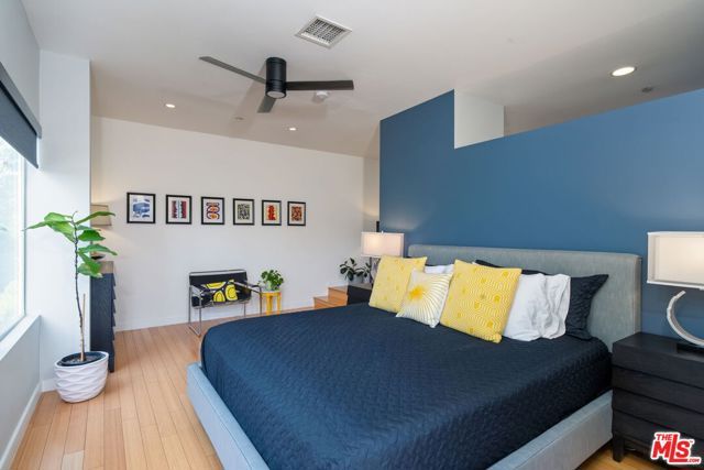 1120 N El Centro Avenue 5, Los Angeles, CA 90038