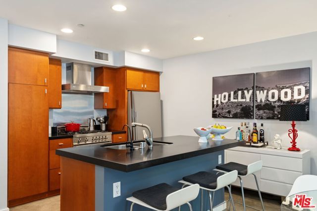 1120 N El Centro Avenue 5, Los Angeles, CA 90038