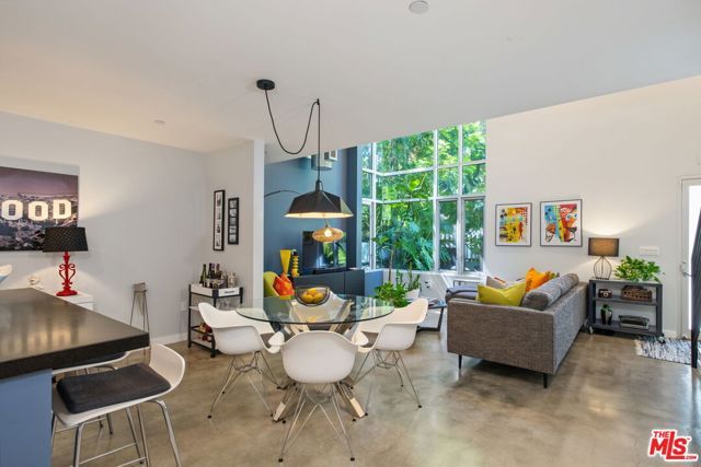 1120 N El Centro Avenue 5, Los Angeles, CA 90038