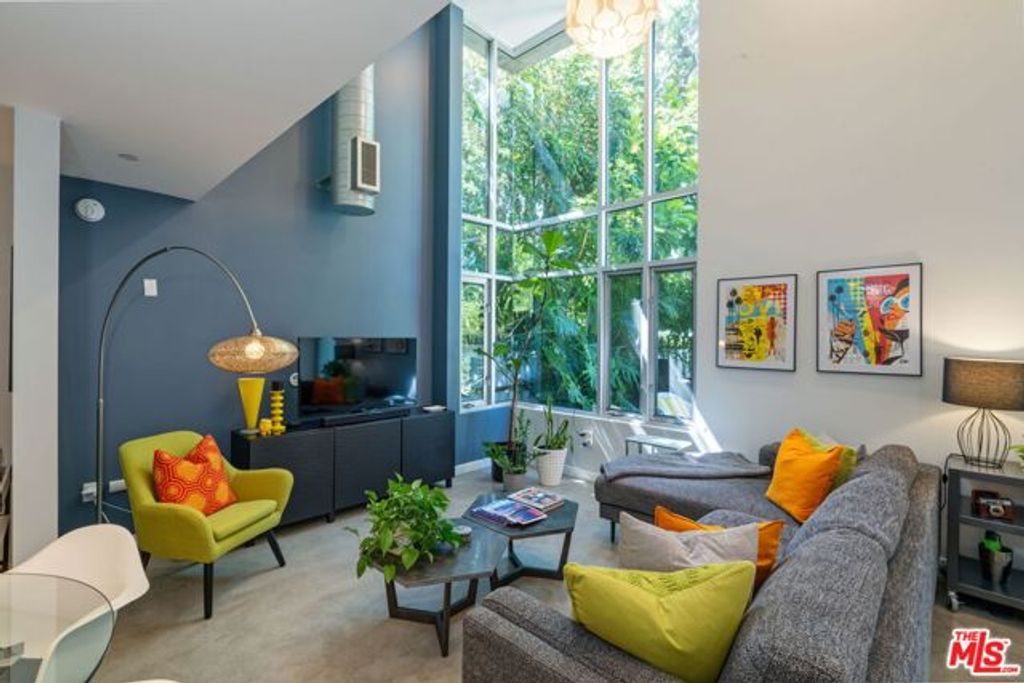 1120 N El Centro Avenue 5, Los Angeles, CA 90038