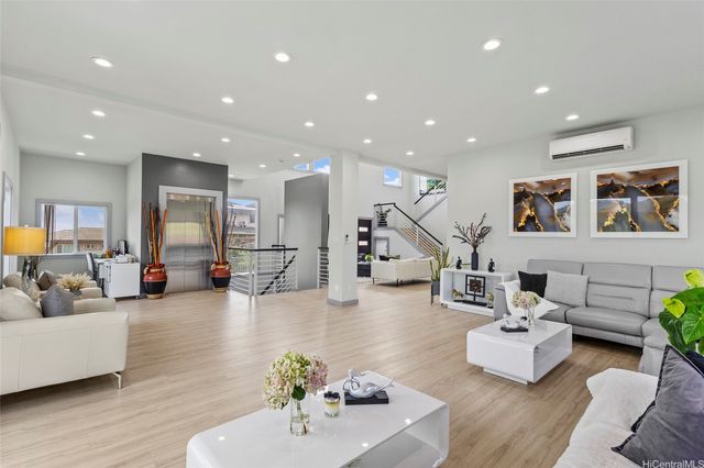 92-1176 Pueonani Street, Kapolei, HI 96707