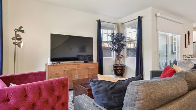 11038 International Dr, Rancho Cordova, CA 95670