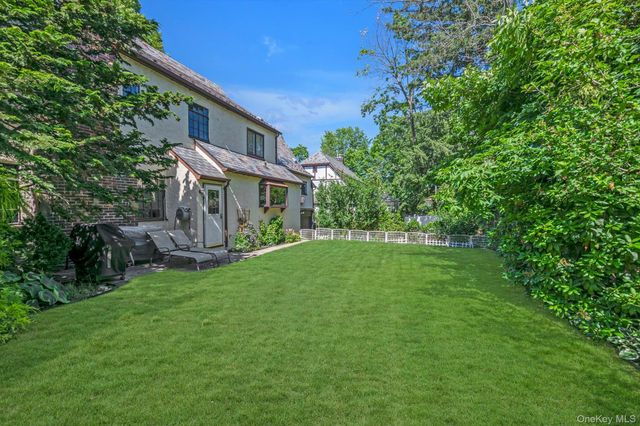 68 Beverly Road, Great Neck, NY 11021