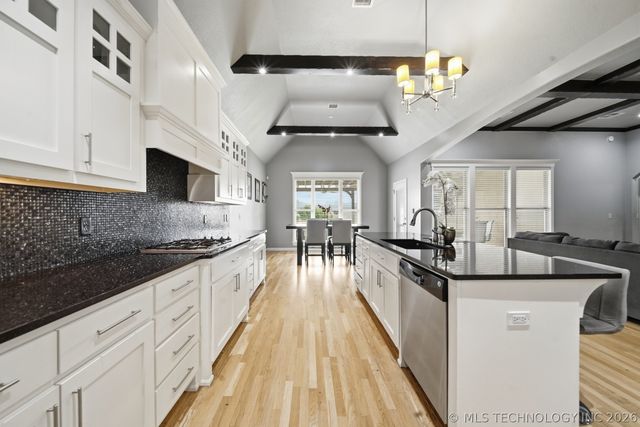 5929 E 145th Street S, Bixby, OK 74008