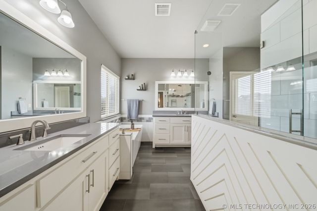 5929 E 145th Street S, Bixby, OK 74008